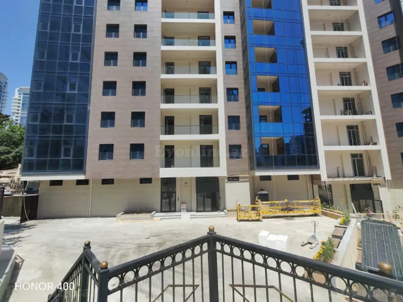 Satılır 3 otaqlı Mənzil Yeni tikili 163 m² 28 May m. - şəkil 8