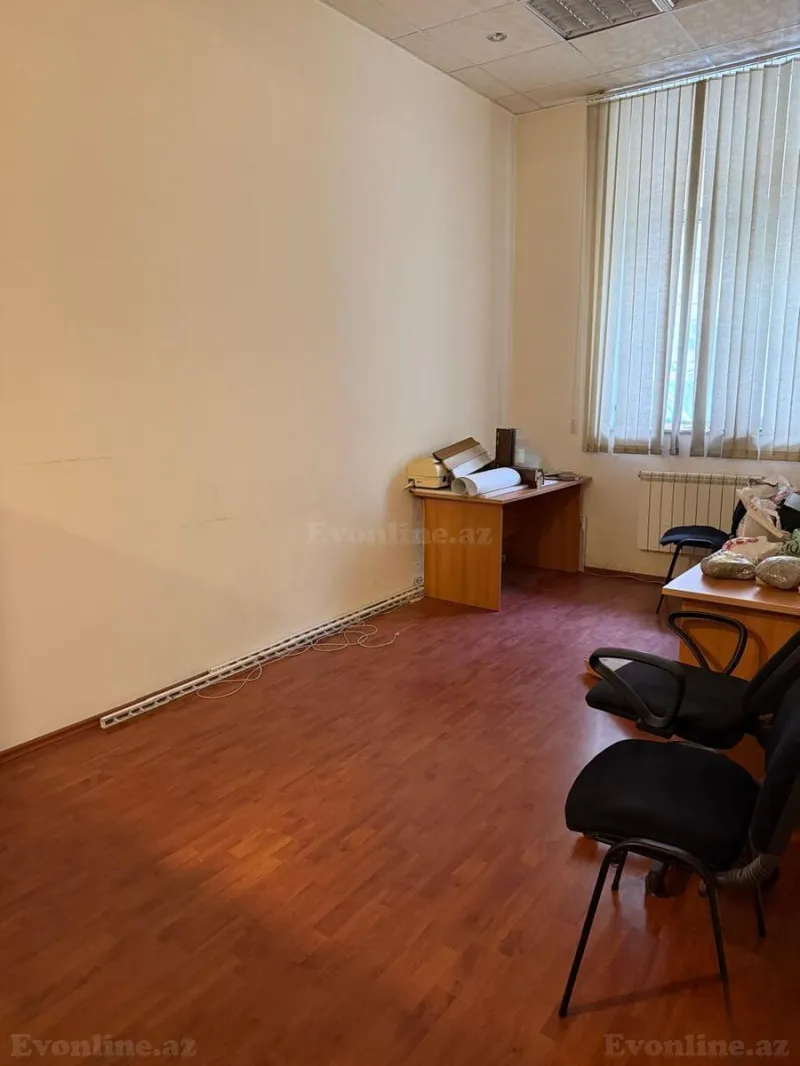 Kirayə verilir Ofis 235 m² İnşaatçılar m. - şəkil 5