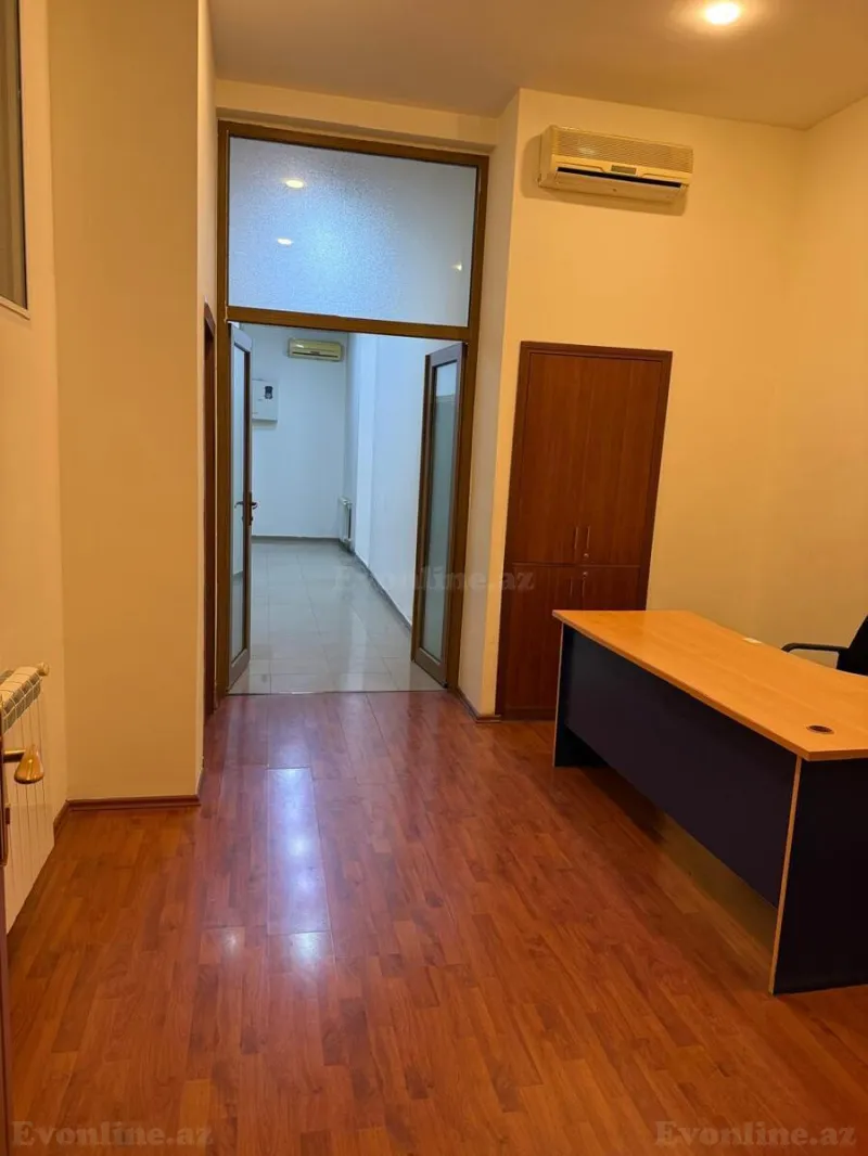 Kirayə verilir Ofis 235 m² İnşaatçılar m. - şəkil 11