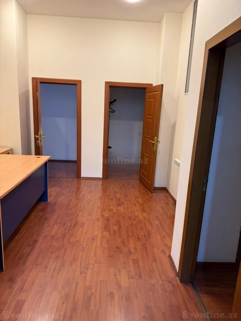 Kirayə verilir Ofis 235 m² İnşaatçılar m. - şəkil 17