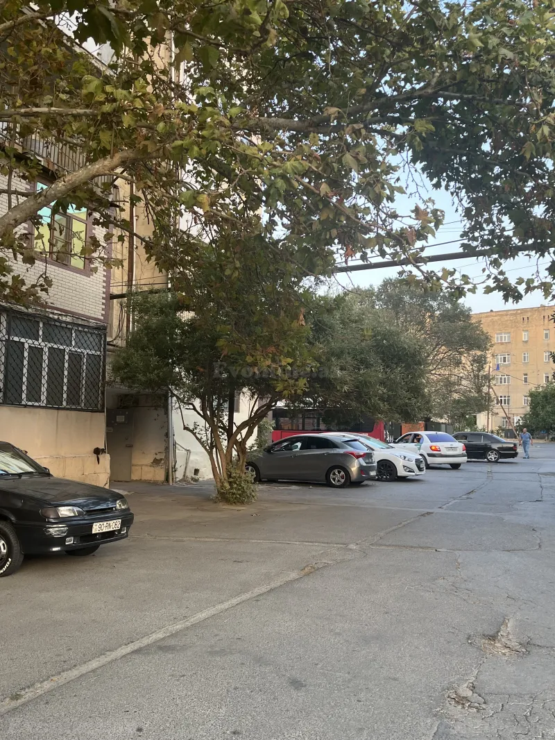 Satılır 3 otaqlı Mənzil Köhnə tikili 75 m² Əmircan - şəkil 2