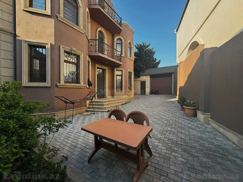 Satılır 8 otaqlı Həyət evi 375 m² Nizami r. - şəkil 2