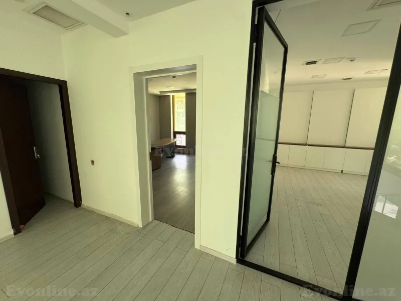 Kirayə verilir Ofis 1400 m² Elmlər Akademiyası m. - şəkil 20