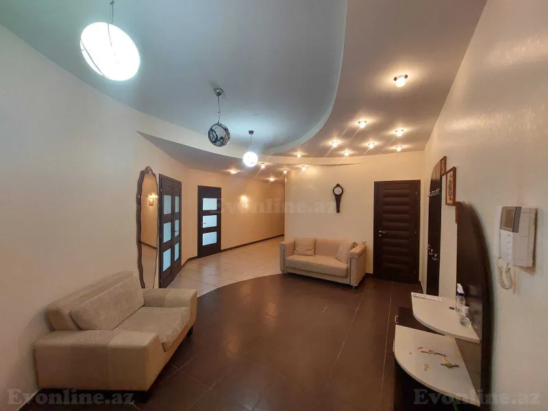 4 otaqlı Mənzil 190 m² Nizami m. Kirayə verilir