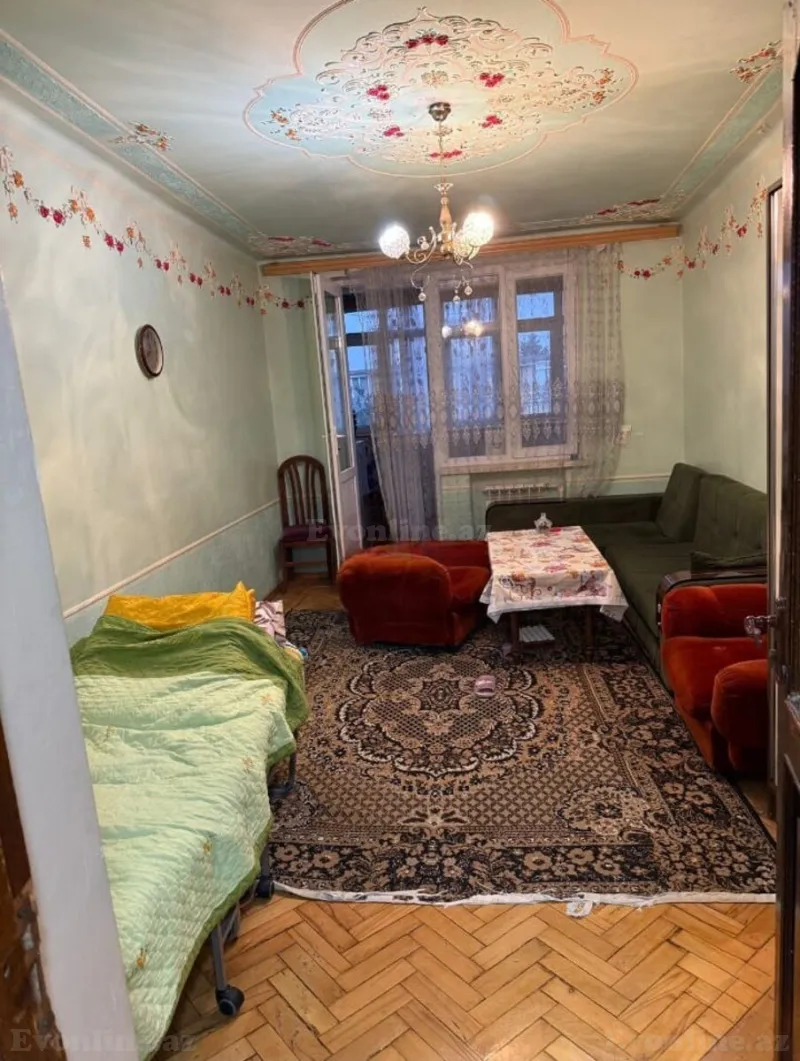 Satılır 3 otaqlı Mənzil Köhnə tikili 70 m² Neftçilər m. - şəkil 2