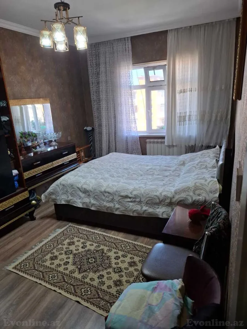 Satılır 4 otaqlı Mənzil Köhnə tikili 110 m² Yeni Günəşli - şəkil 3