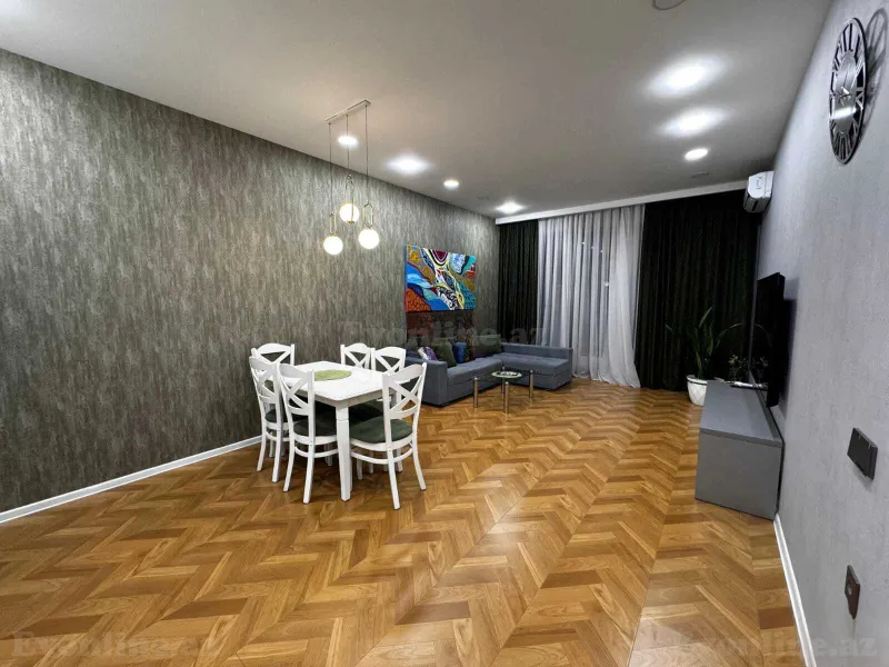 3 otaqlı Mənzil 107 m² 8 Noyabr m. Kirayə verilir
