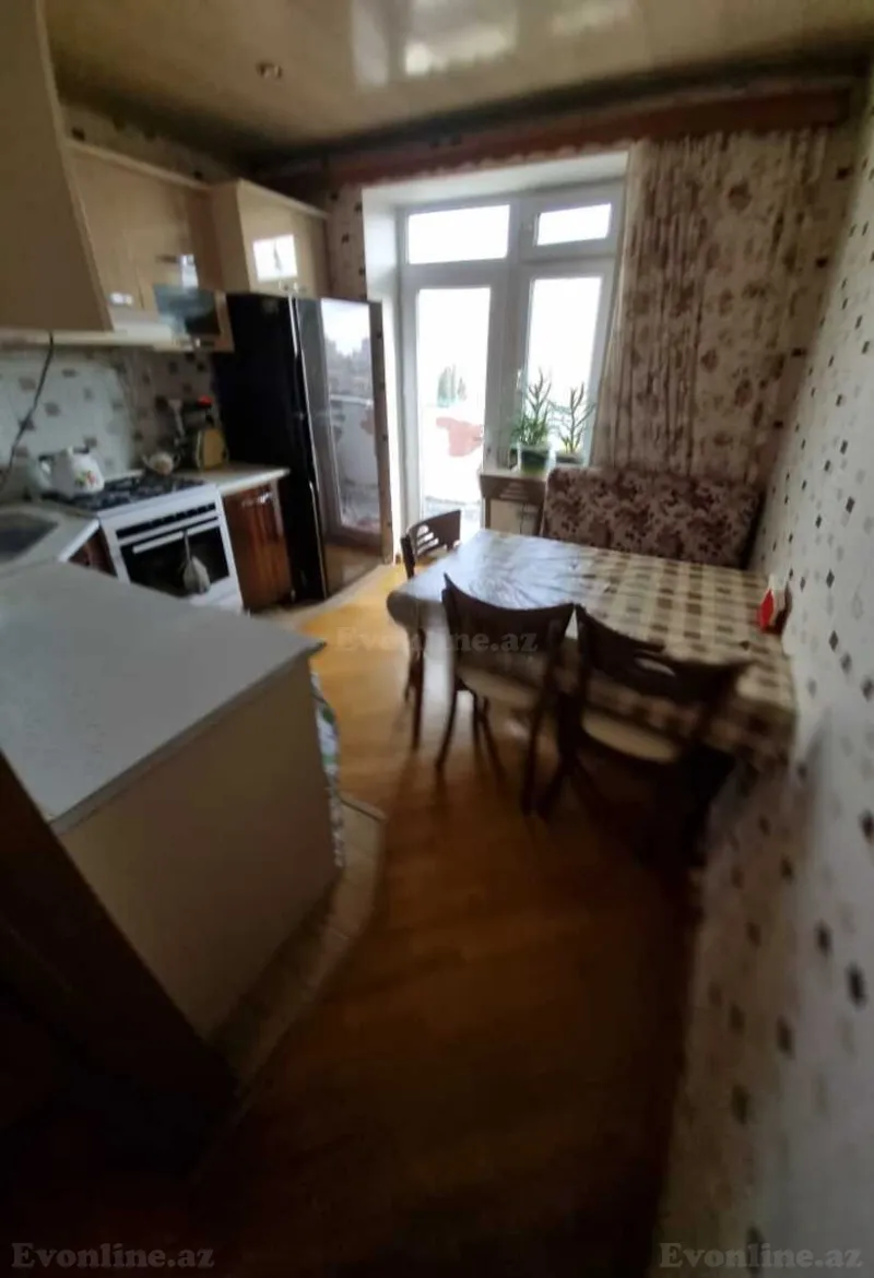 Satılır 3 otaqlı Mənzil Köhnə tikili 90 m² İnşaatçılar m. - şəkil 3