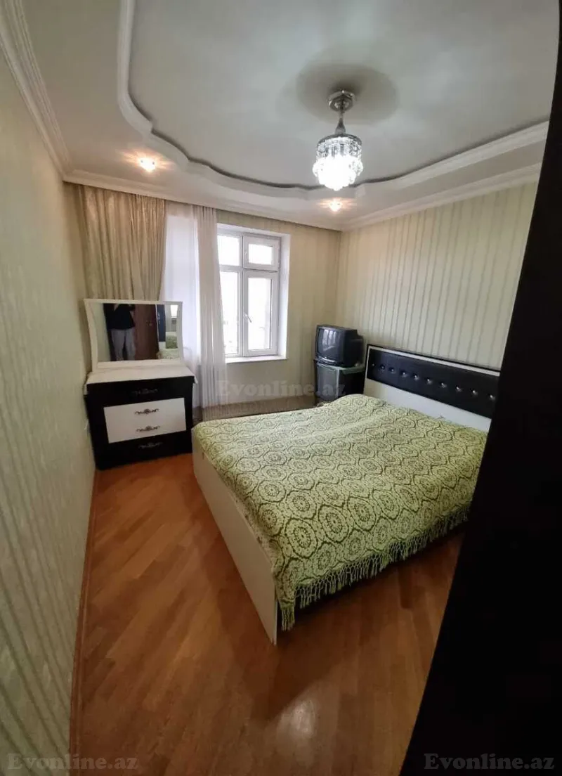 Satılır 3 otaqlı Mənzil Köhnə tikili 90 m² İnşaatçılar m. - şəkil 5