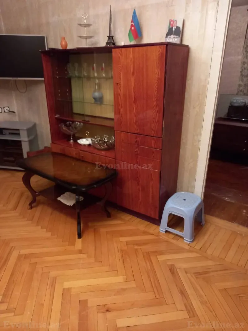 Satılır 2 otaqlı Mənzil Köhnə tikili 50 m² Nərimanov r. - şəkil 2