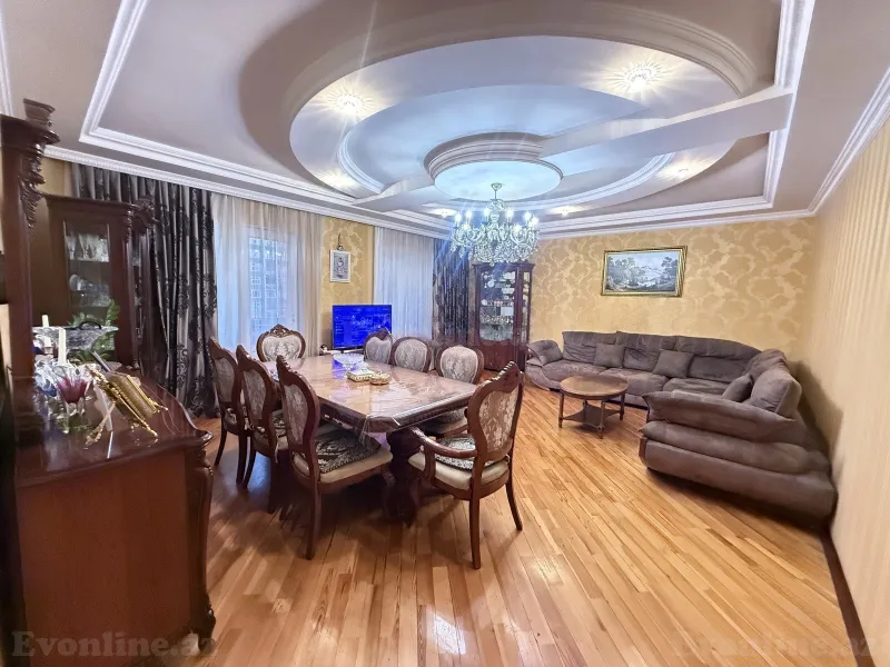 5 otaqlı Mənzil 110 m² Azadlıq prospekti m. Satılır