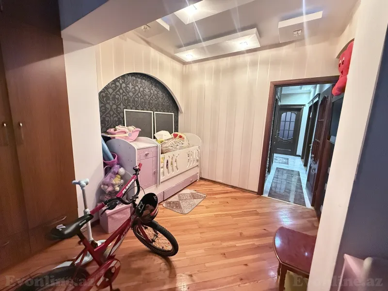 Satılır 5 otaqlı Mənzil Köhnə tikili 110 m² Azadlıq prospekti m. - şəkil 13