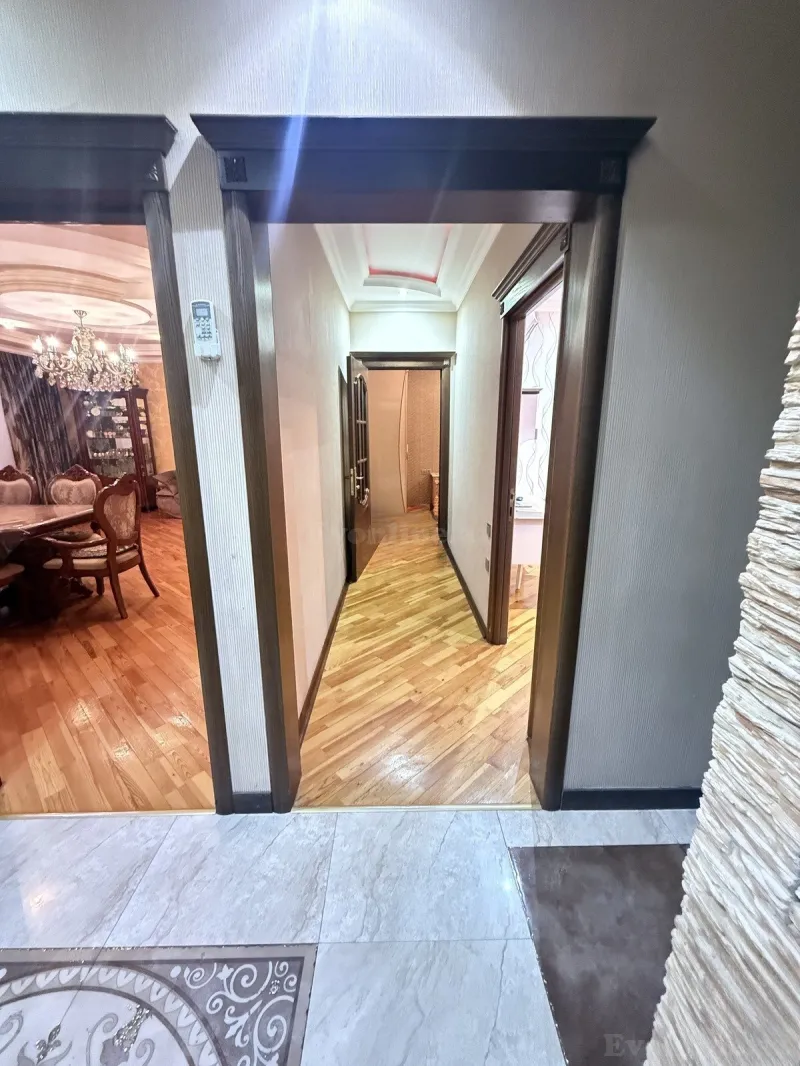 Satılır 5 otaqlı Mənzil Köhnə tikili 110 m² Azadlıq prospekti m. - şəkil 15