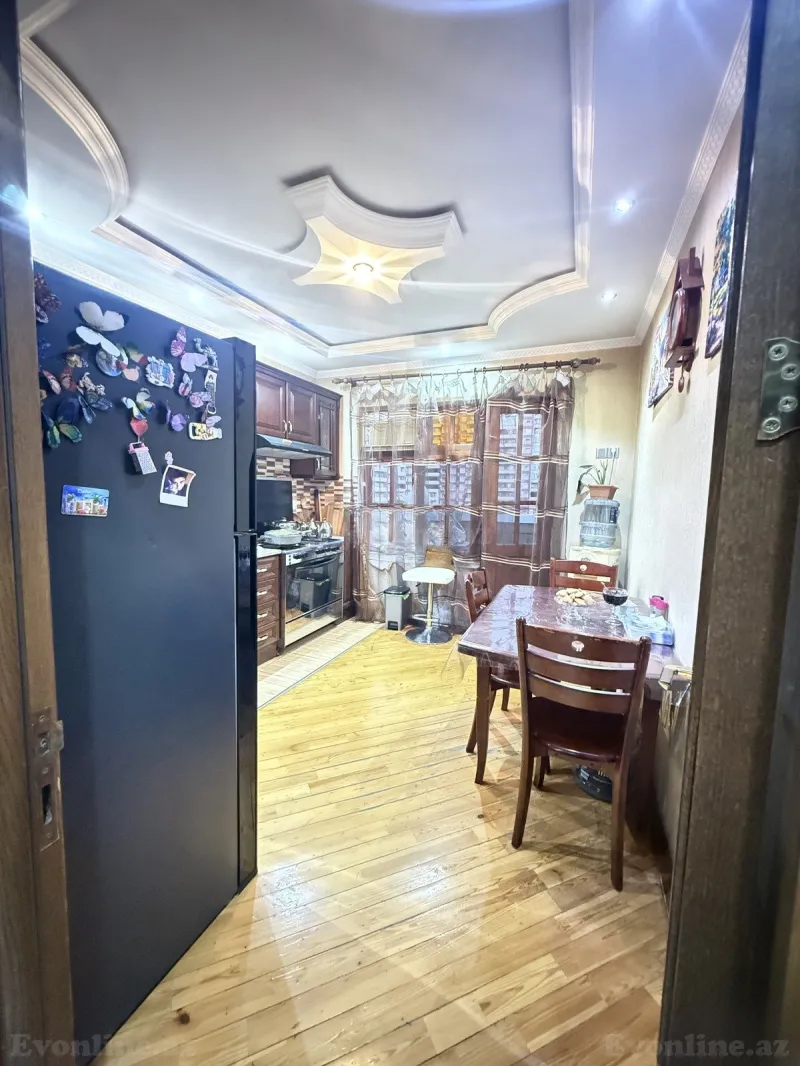 Satılır 5 otaqlı Mənzil Köhnə tikili 110 m² Azadlıq prospekti m. - şəkil 24
