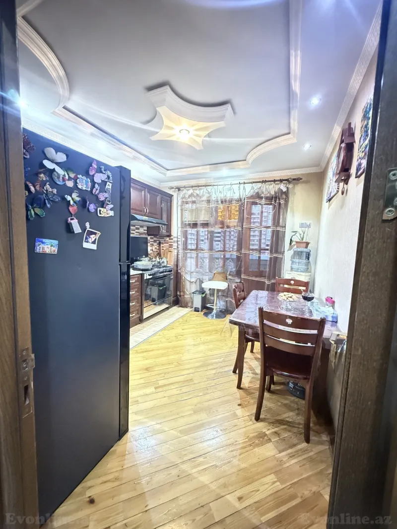 Satılır 5 otaqlı Mənzil Köhnə tikili 110 m² Azadlıq prospekti m. - şəkil 25