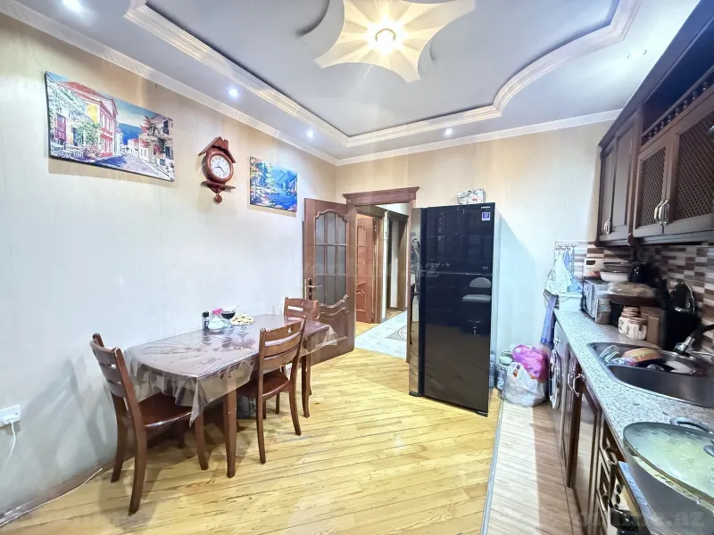 Satılır 5 otaqlı Mənzil Köhnə tikili 110 m² Azadlıq prospekti m. - şəkil 26