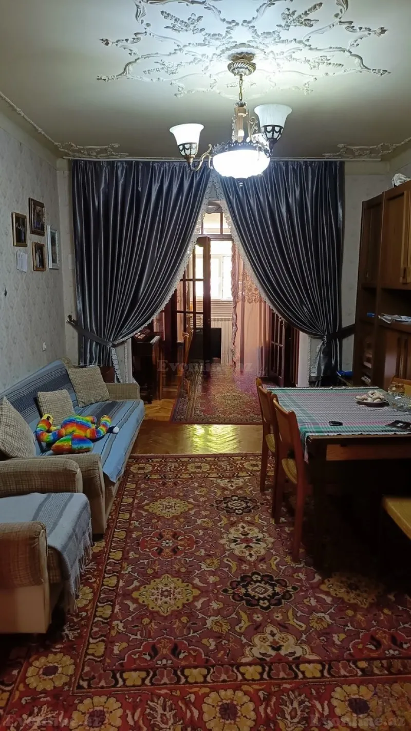 Satılır 4 otaqlı Mənzil Köhnə tikili 104 m² Nəriman Nərimanov m.