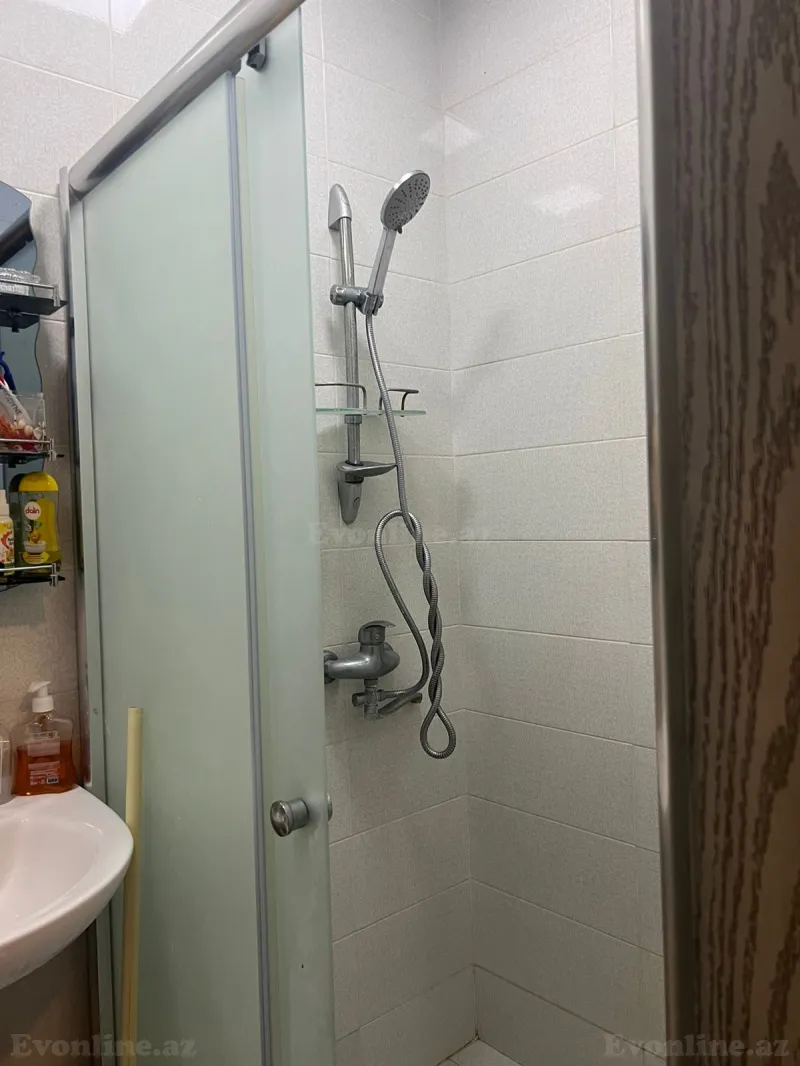 2 otaqlı Mənzil 60 m² Azadlıq prospekti m. Kirayə verilir