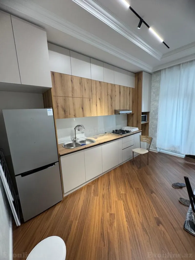 3 otaqlı Mənzil 100 m² 20 Yanvar m. Kirayə verilir