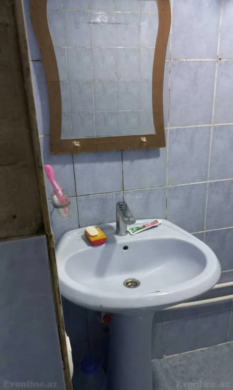 Kirayə verilir 2 otaqlı Mənzil Köhnə tikili 54 m² Memar Əcəmi m. - şəkil 5