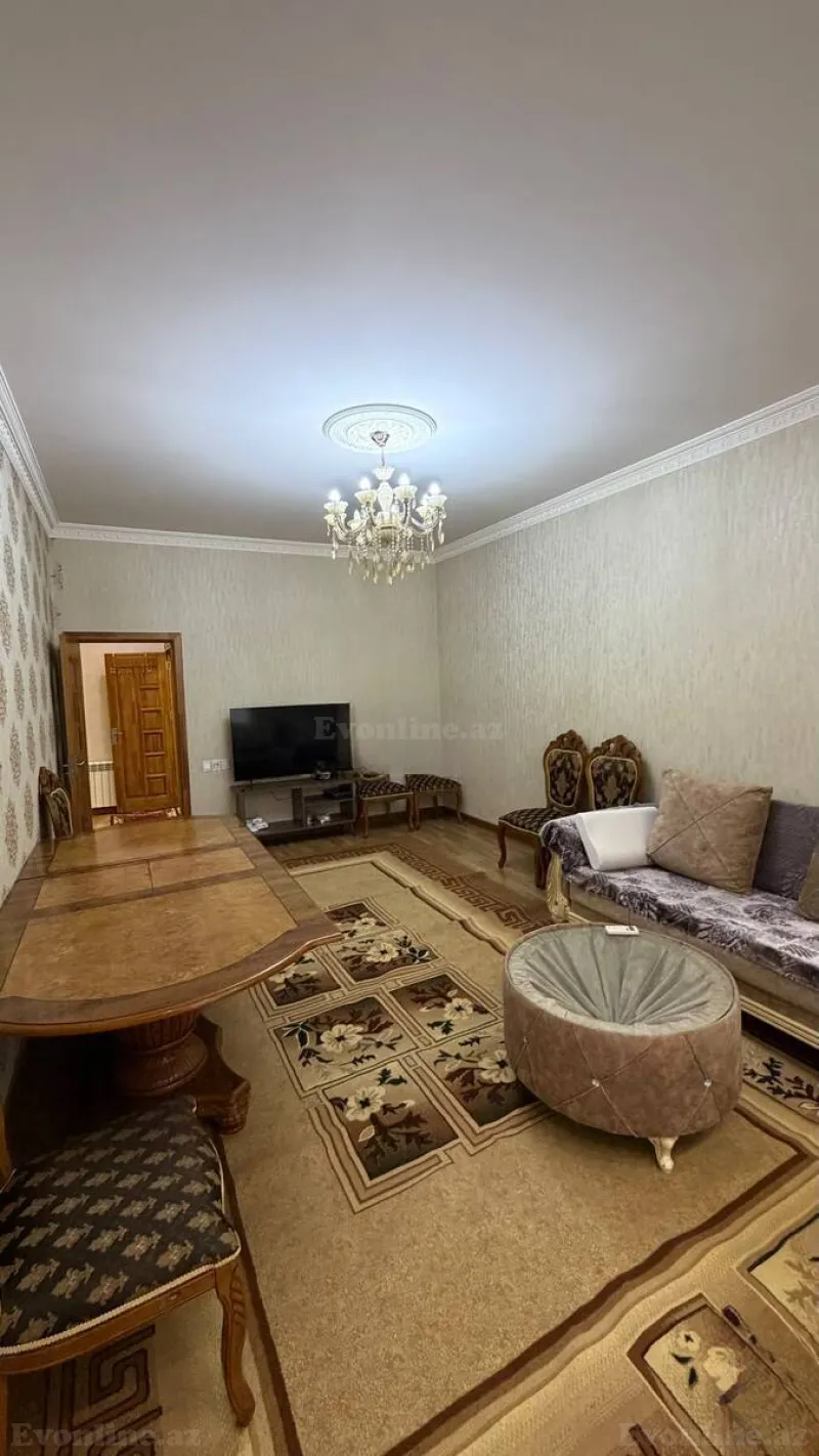 2 otaqlı Mənzil 100 m² 8 Noyabr m. Kirayə verilir