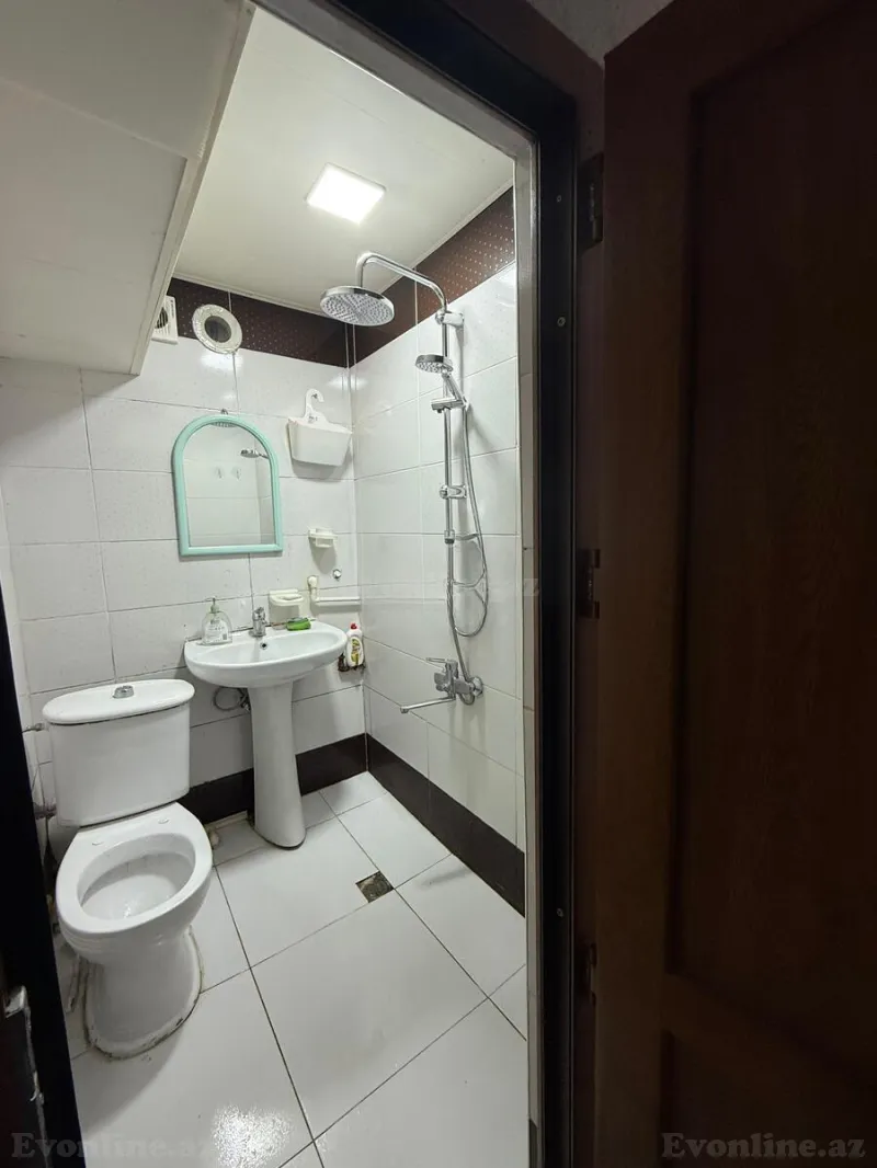 Satılır 2 otaqlı Mənzil Köhnə tikili 35 m² İnşaatçılar m. - şəkil 5
