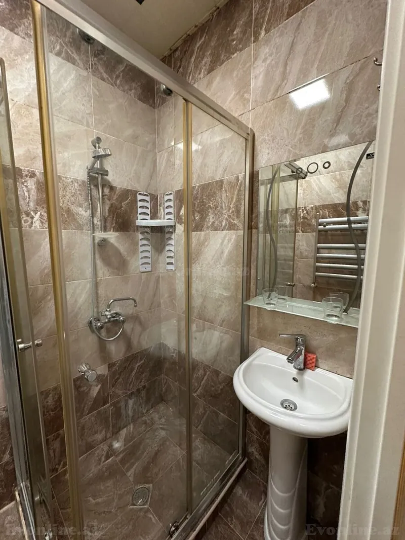 Kirayə verilir 2 otaqlı Mənzil Yeni tikili 50 m² Massiv D - şəkil 9