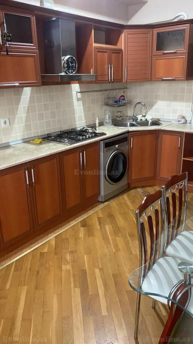 Kirayə verilir 2 otaqlı Mənzil Yeni tikili 100 m² İnşaatçılar m. - şəkil 2