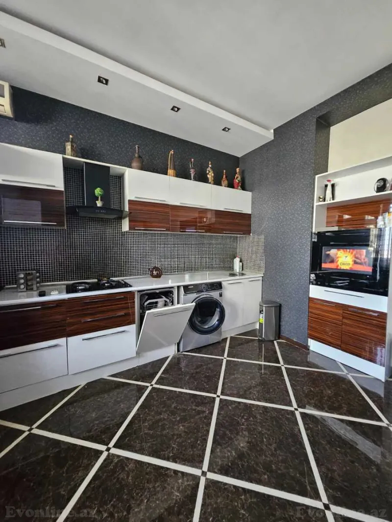 Satılır 3 otaqlı Mənzil Yeni tikili 136 m² 8 Noyabr m. - şəkil 4