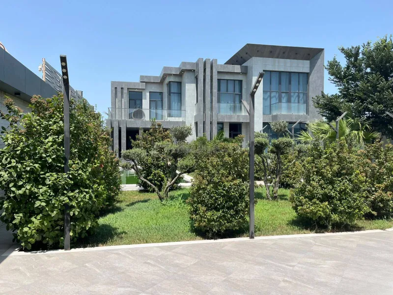 6 otaqlı Həyət evi 350 m² Şüvəlan Satılır