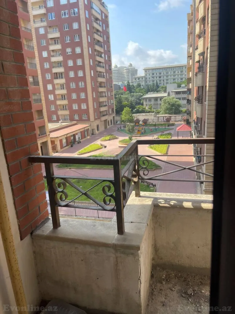 3 otaqlı Mənzil 116 m² Nəsimi r. Satılır