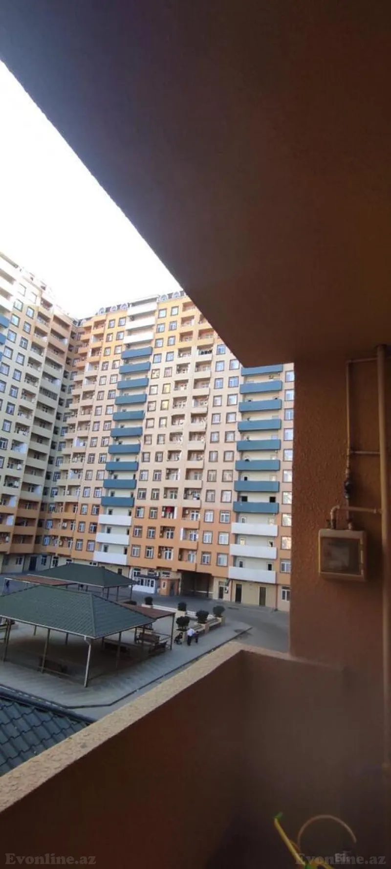 3 otaqlı Mənzil 103 m² Xalqlar Dostluğu m. Satılır