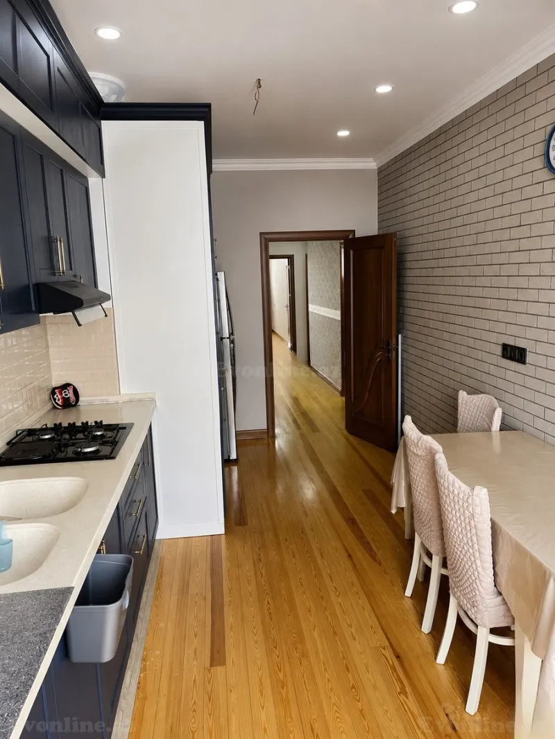 Kirayə verilir 4 otaqlı Mənzil Yeni tikili 150 m² Həzi Aslanov m. - şəkil 2