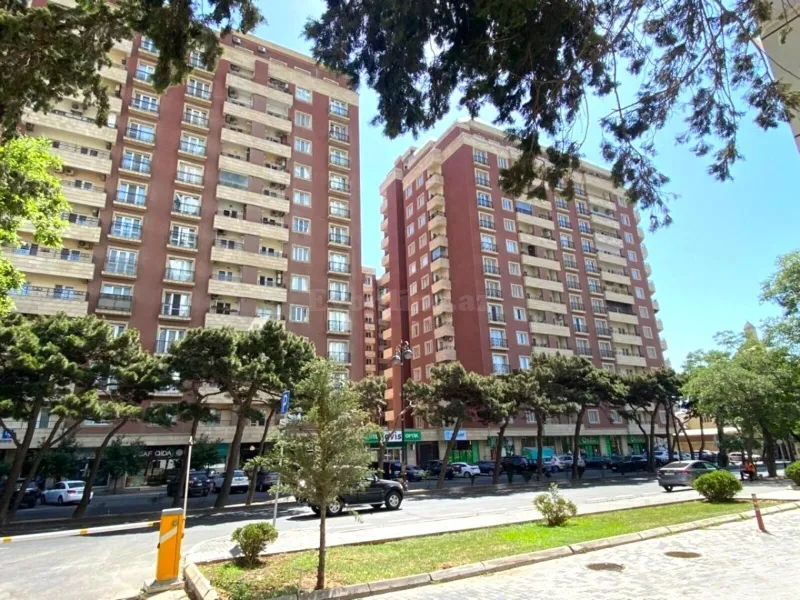 4 otaqlı Mənzil 190 m² 28 May m. Satılır