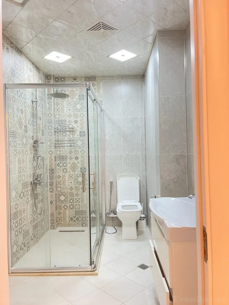 Kirayə verilir 4 otaqlı Mənzil Yeni tikili 120 m² Neftçilər pr. - şəkil 3