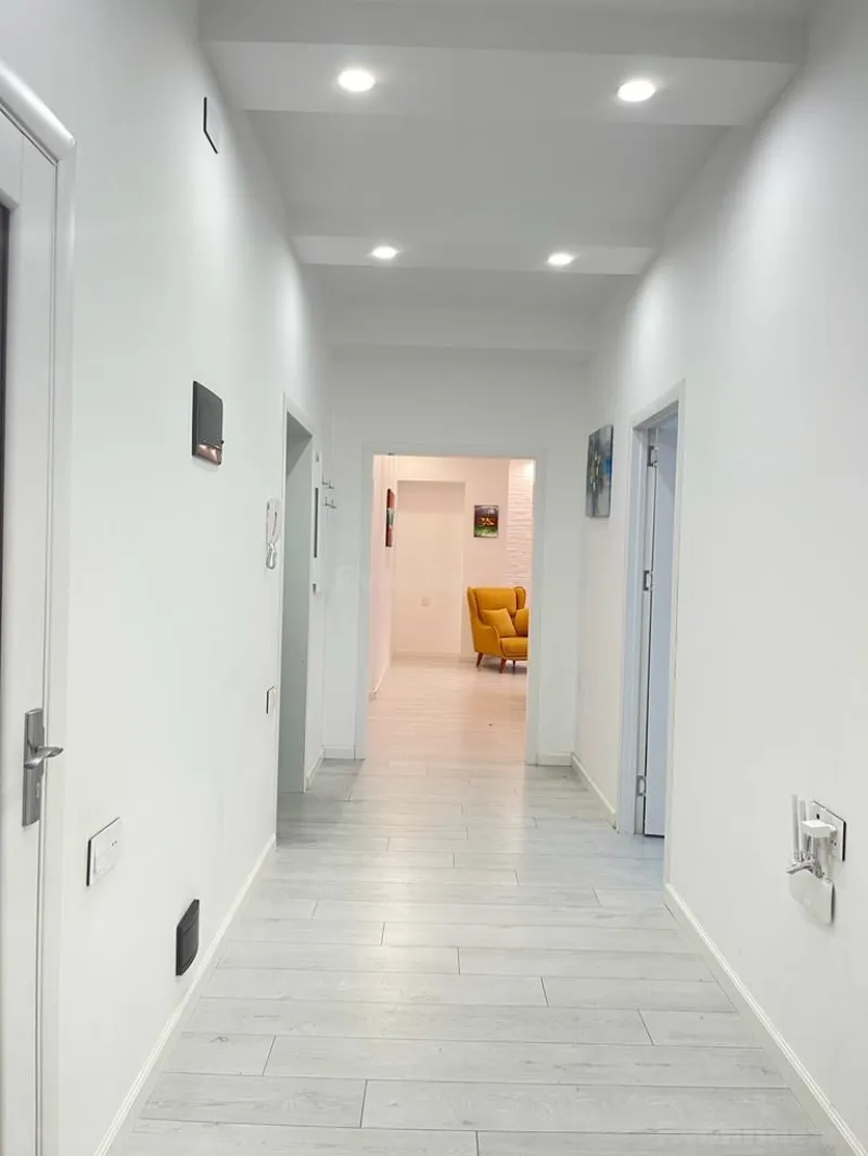 Kirayə verilir 4 otaqlı Mənzil Yeni tikili 120 m² Neftçilər pr. - şəkil 5
