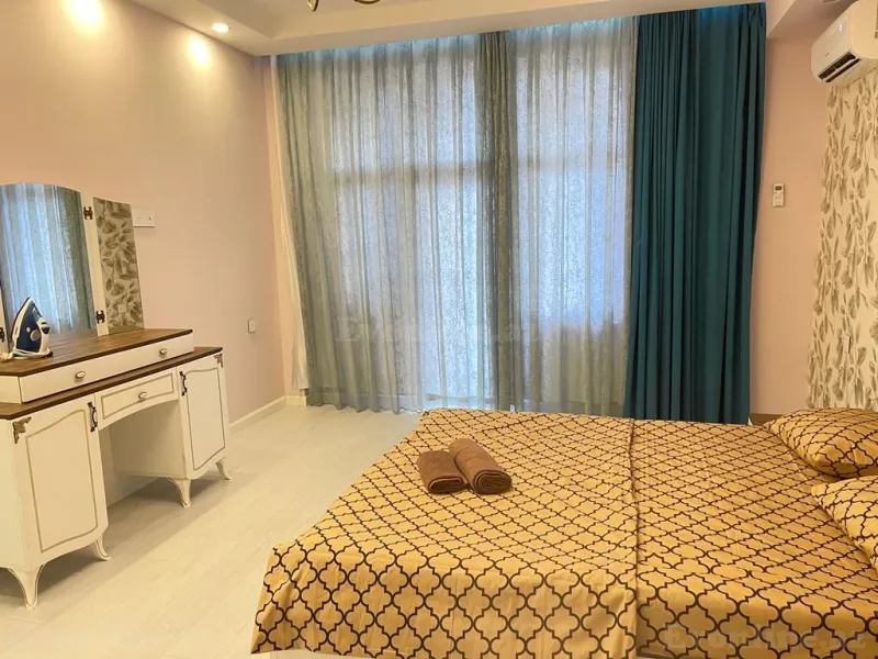 Kirayə verilir 4 otaqlı Mənzil Yeni tikili 120 m² Neftçilər pr. - şəkil 9