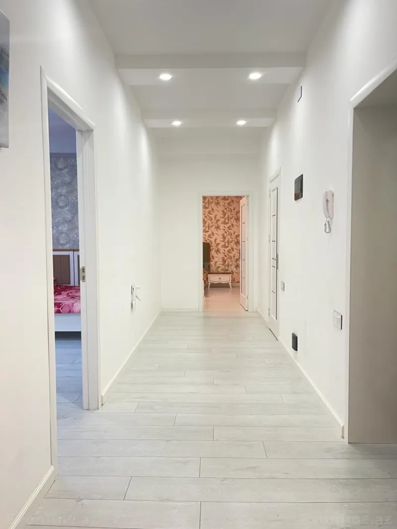 Kirayə verilir 4 otaqlı Mənzil Yeni tikili 120 m² Neftçilər pr. - şəkil 13