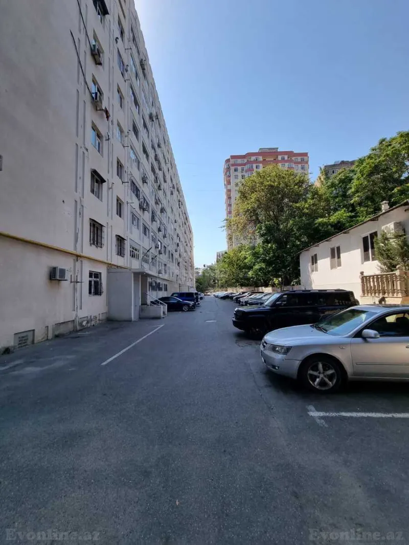 Bakı, Memar Əcəmi m.da 2 otaqlı mənzil kirayə verilir