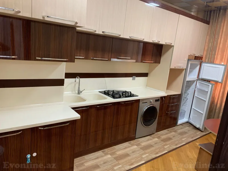 3 otaqlı Mənzil 100 m² İnşaatçılar m. Kirayə verilir