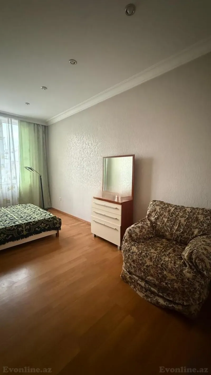 Kirayə verilir 4 otaqlı Mənzil Yeni tikili 186 m² Nəsimi r. - şəkil 8