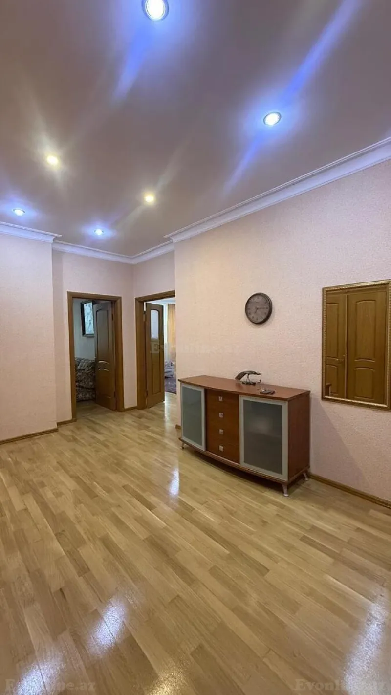 Kirayə verilir 4 otaqlı Mənzil Yeni tikili 186 m² Nəsimi r. - şəkil 10