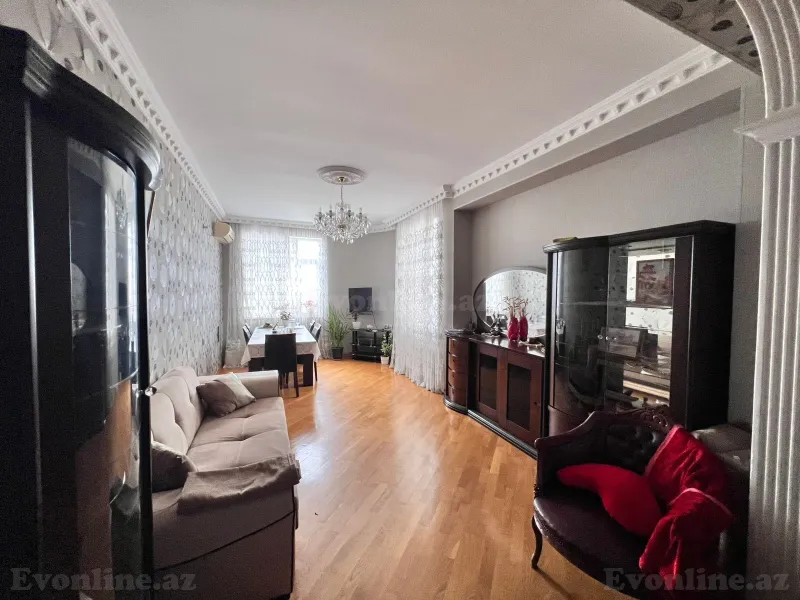 2 otaqlı Mənzil 98 m² Qara Qarayev m. Satılır