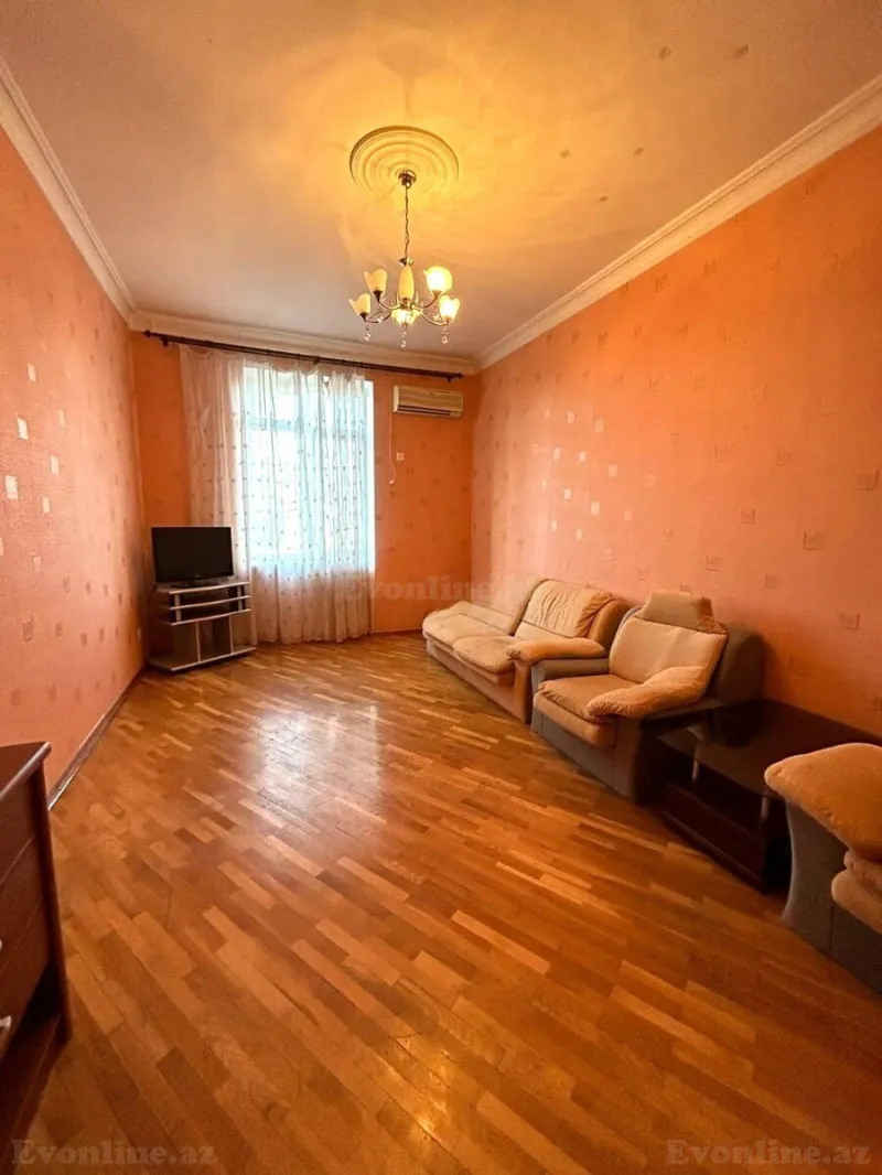 Satılır 3 otaqlı Mənzil Köhnə tikili 72 m² Sahil m. - şəkil 2