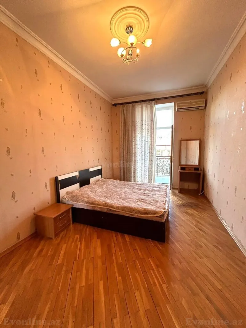 Satılır 3 otaqlı Mənzil Köhnə tikili 72 m² Sahil m. - şəkil 6