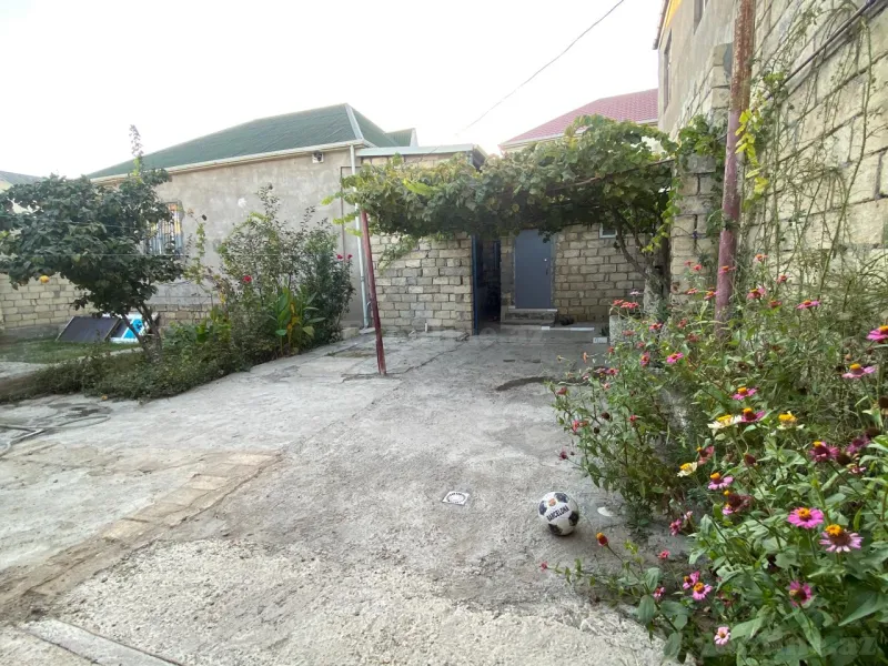3 otaqlı Həyət evi 100 m² M.Ə.Rəsulzadə Satılır