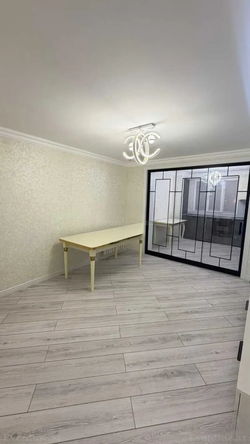 Satılır 3 otaqlı Mənzil Köhnə tikili 67 m² Gənclik m. - şəkil 4