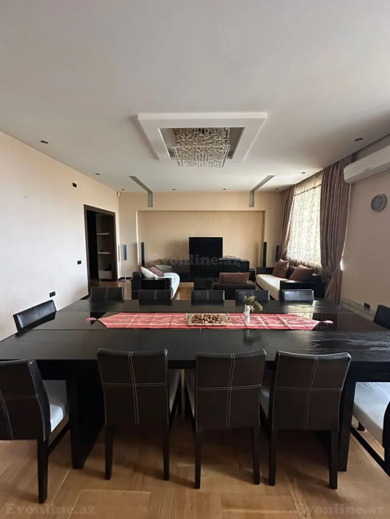 3 otaqlı Mənzil 172 m² 28 May m. Satılır