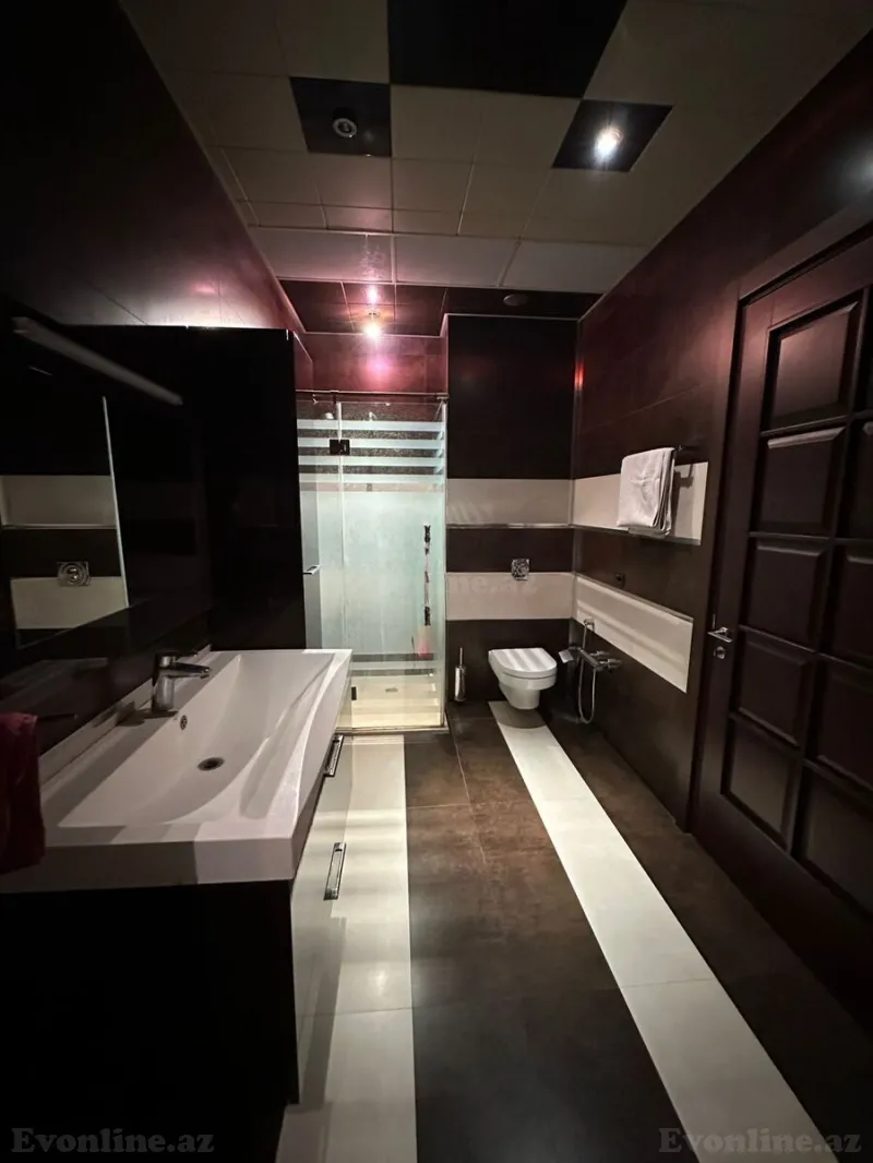 Satılır 3 otaqlı Mənzil Yeni tikili 172 m² 28 May m. - şəkil 17