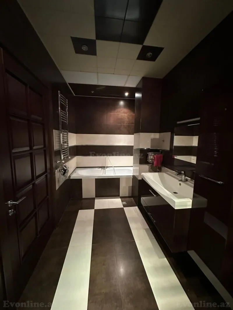 Satılır 3 otaqlı Mənzil Yeni tikili 172 m² 28 May m. - şəkil 18